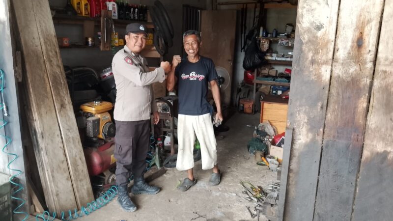 Patroli Rutin Bripka Deni Sastro, Polsek Kuala Behe Jaga Kamtibmas Tetap Aman dan Kondusif