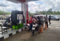 Humanis dan Tegas! Polisi Tertibkan Antrean BBM, Warga Diimbau Tak Panik