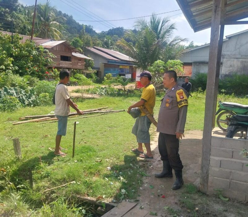 Bangun Kedekatan dengan Warga, Bhabinkamtibmas Polsek Sebangki Aktif Sambang dan Beri Himbauan Kamtibmas