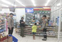 Polisi Sambangi Warga Saat Patroli Malam, Rasa Aman Meningkat