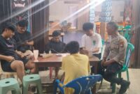 Polisi Ngopi Bareng Pemuda, Patroli Humanis Sengah Temila Disambut Hangat
