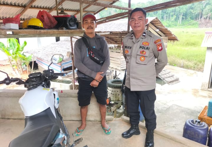 Polisi Sebangki Sapa Warga Saat Patroli Siang, Kamtibmas Tetap Kondusif