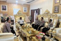 Momentum Idul Fitri, Kasat Binmas Polres Ketapang Ahmad Jamil Pardamaial Daulay Silaturahmi dengan Tokoh Madura