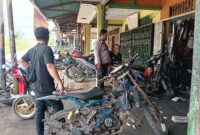 Polisi Sambangi Bengkel Saat Patroli Siang, Beri Imbauan Kamtibmas