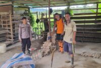 Patroli Siang Polsek Menjalin, Aipda G. Endisa dan Bripka F. Rony Sambangi Warga