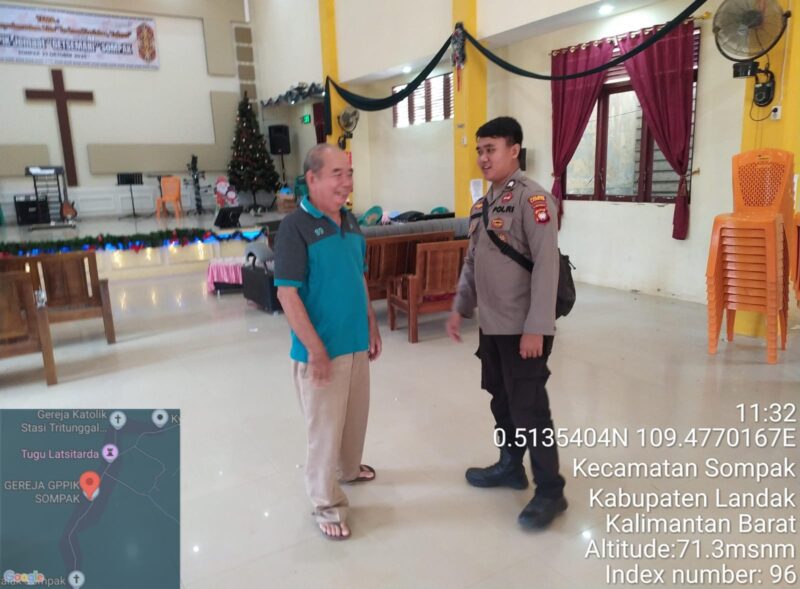 Patroli Siang Subsektor Sompak, Briptu Efdi Perkuat Sinergi Kamtibmas di Mempawah Hulu