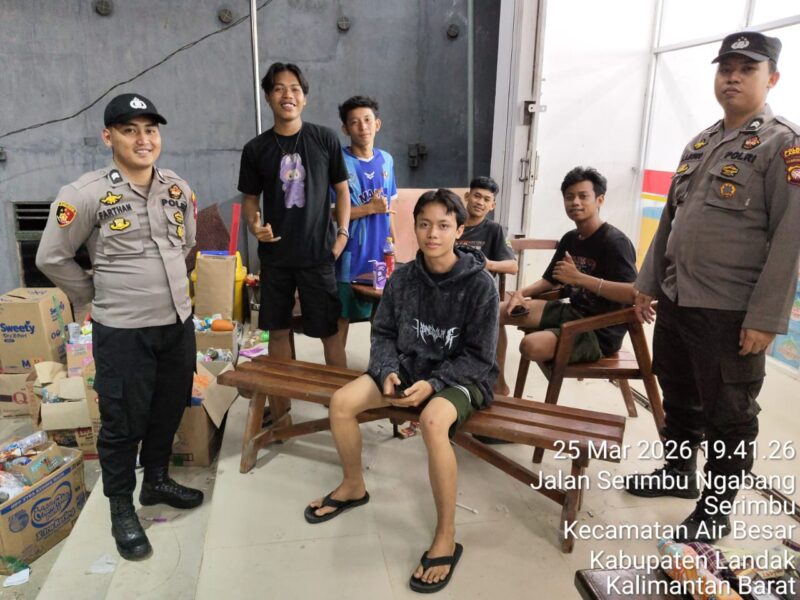 Malam Penuh Keakraban, Polisi Temui Warga dan Sampaikan Himbauan Kamtibmas