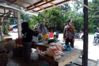 Jalin Kedekatan, Bhabinkamtibmas Turun Langsung Sapa dan Himbau Warga