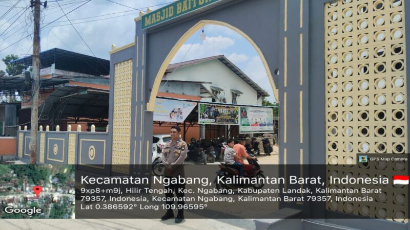 Polisi Ngabang Siaga di Masjid, Jamaah Ibadah Lebih Khusyuk