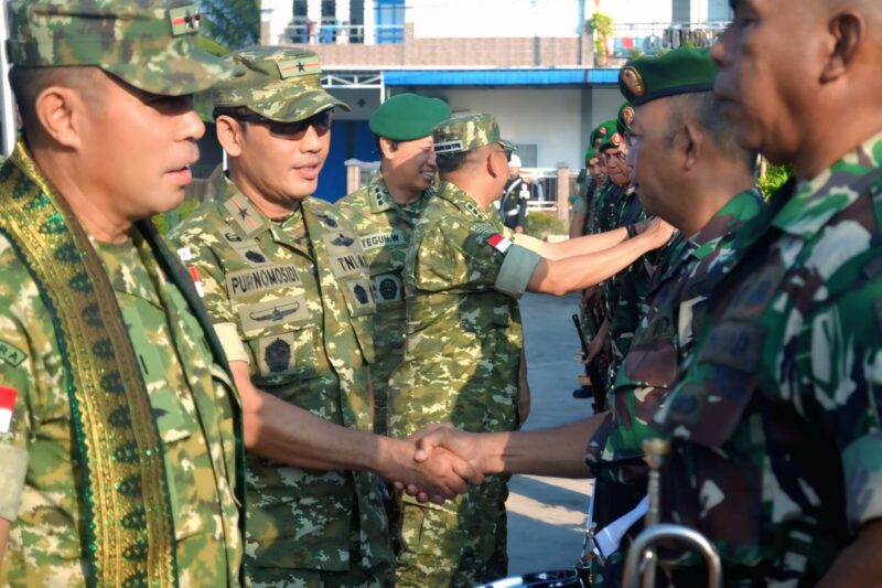 Kunjungi Kodim 1208/Sambas, Pangdam XII/Tpr Apresiasi Kinerja dan Disiplin Prajurit