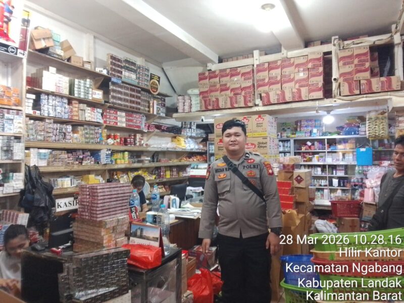 Laksanakan Patroli Dialogis, Briptu Sultan WB Berikan Himbauan Kamtibmas kepada Pemilik Toko yang Ditemui