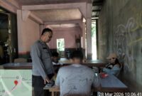 Kapolsek Meranti Uwes, S.H.: Polisi Sapa Warga di Warung Saat Patroli Siang untuk Jaga Kamtibmas
