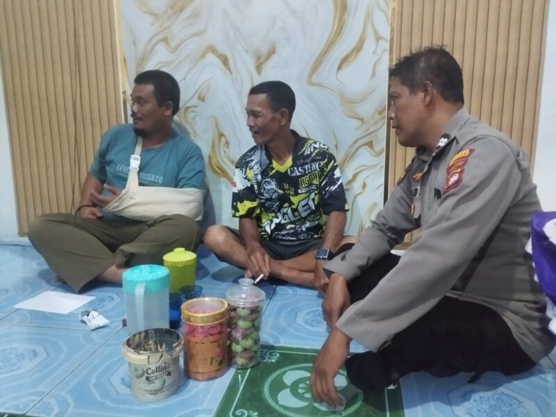 Polisi Sampaikan Pesan Kamtibmas Saat Bersilaturahmi ke Rumah Warga