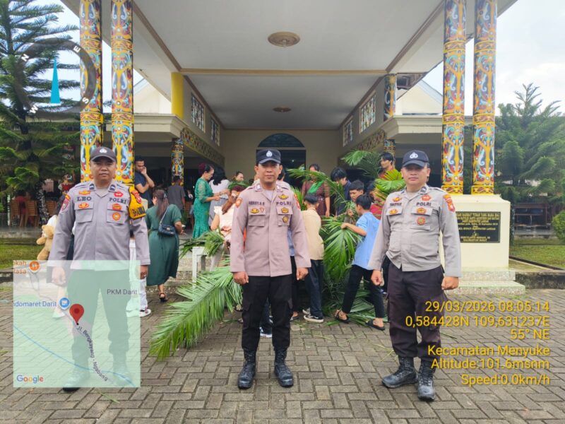 5 Anggota Polsek Menyuke Amankan Ibadah Misa Minggu Palma di Gereja Darit, Berjalan Aman dan Kondusif