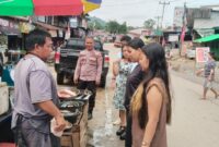 Suasana Pasar Lebih Aman, Polisi Hadir Sapa Ibu-Ibu Saat Patroli Siang