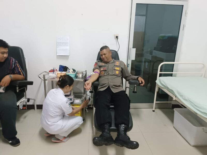 Aksi Kemanusiaan Polres Landak: Personel Ershi 2001 Donorkan Darah Selamatkan Warga yang Akan Operasi