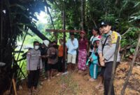 Layanan 110 Polres Sintang Bantu Keluarga Flores Cari Jenazah Kerabat di Ambalau