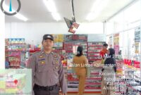 Silaturahmi Sambil Patroli, Polisi Dekat dengan Warga di Serimbu