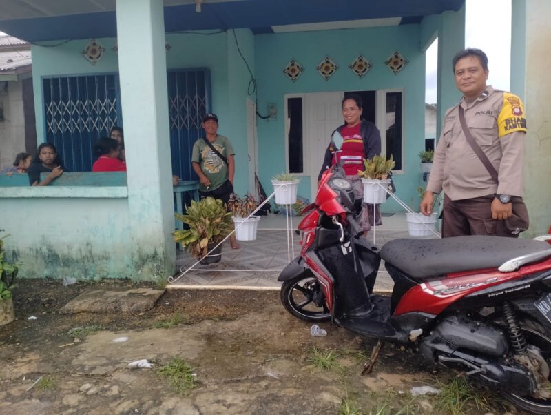 Ciptakan Situasi Aman, Bhabinkamtibmas Polsek Kuala Behe Sambangi Warga dan Dialogis Kamtibmas