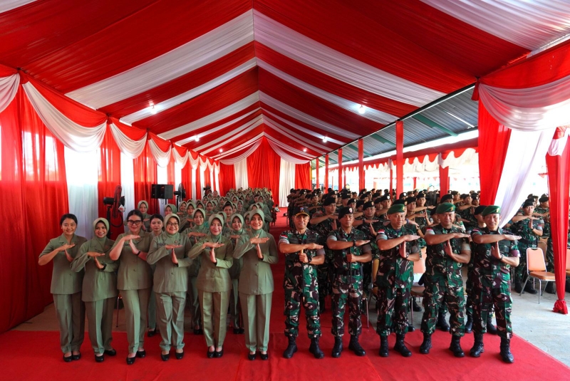 Kunjungan Perdana ke Yonkav 12/BC, Pangdam XII/Tpr Mayjen TNI Novi Rubadi Sugito Tekankan Prajurit Harus Dekat dengan Rakyat