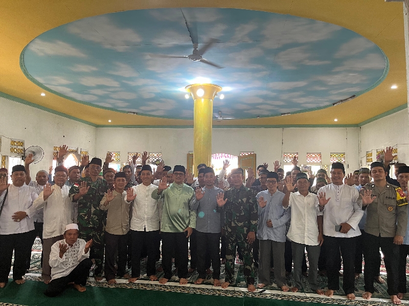 Forkopimda Sambas Gelar Safari Ramadhan di Teluk Keramat, Danramil Kapten Inf Waniran Turut Hadir