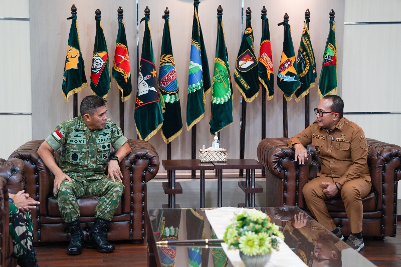 Pangdam XII/Tpr Sambut Silaturahmi Bupati Kubu Raya Bahas Infrastruktur dan Kamtibmas