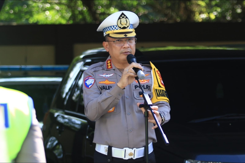 Direktur Lalu Lintas Polda Kalbar Kombes Pol Valentinus Asmoro, S.I.K., M.H.