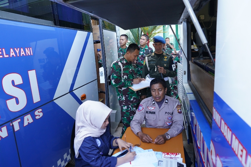Pomdam XII/Tpr dan Polda Kalbar Gelar SIM Keliling di Makodam, Permudah Prajurit Perpanjang SIM