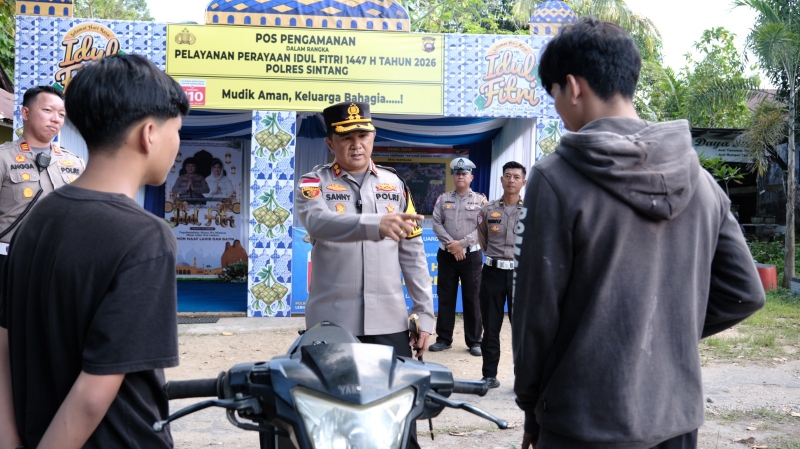 Kapolres Sintang AKBP Sanny Handityo Tindak Pengendara Knalpot Brong Saat Cek Pos Tugu Jam