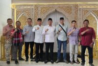 Silaturahmi Idul Fitri 1447 H, Foto Bersama Awak Media dengan Kapolda Kalbar Irjen Pol. Dr. Pipit Rismanto di Kediaman Resmi