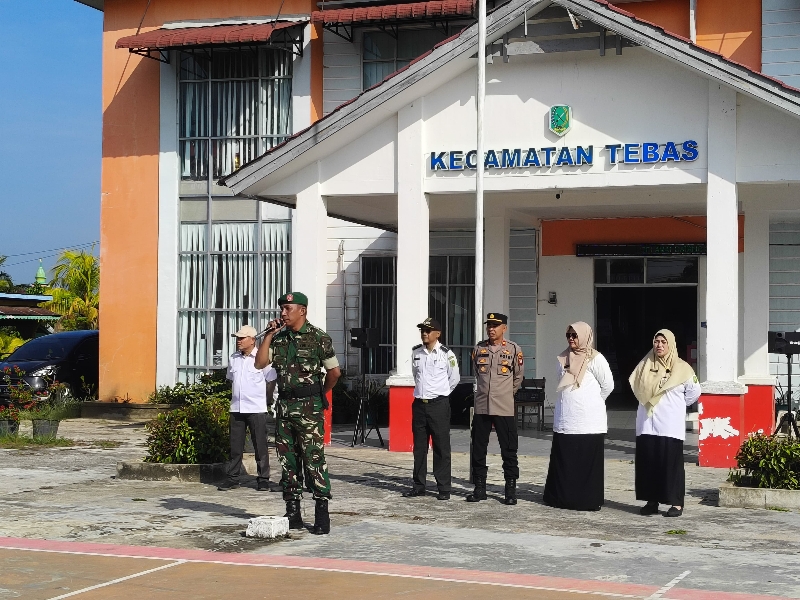 Perkuat Sinergitas Bersama Forkopimcam, Koramil 03/Tebas Gelar Apel Gabungan dan Silaturahmi Hari Raya Idul Fitri 1447 H