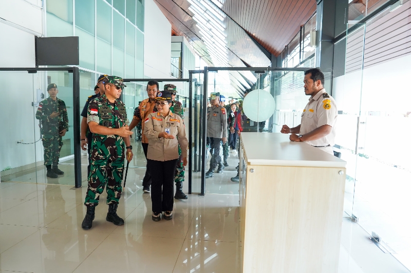 Pangdam XII/Tpr Mayjen TNI Novi Rubadi Sugito Tinjau PLBN Jagoi Babang, Soroti Sinergi dan Pelayanan