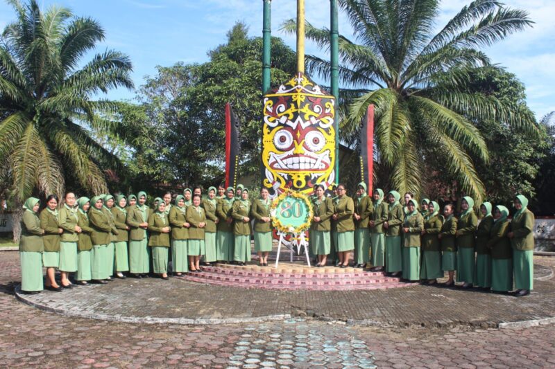 Persit KCK Cabang L Kodim 1206/Putussibau Gelar Ziarah di TMP Manalo Marajuang Peringati HUT ke-80 Tahun 2026