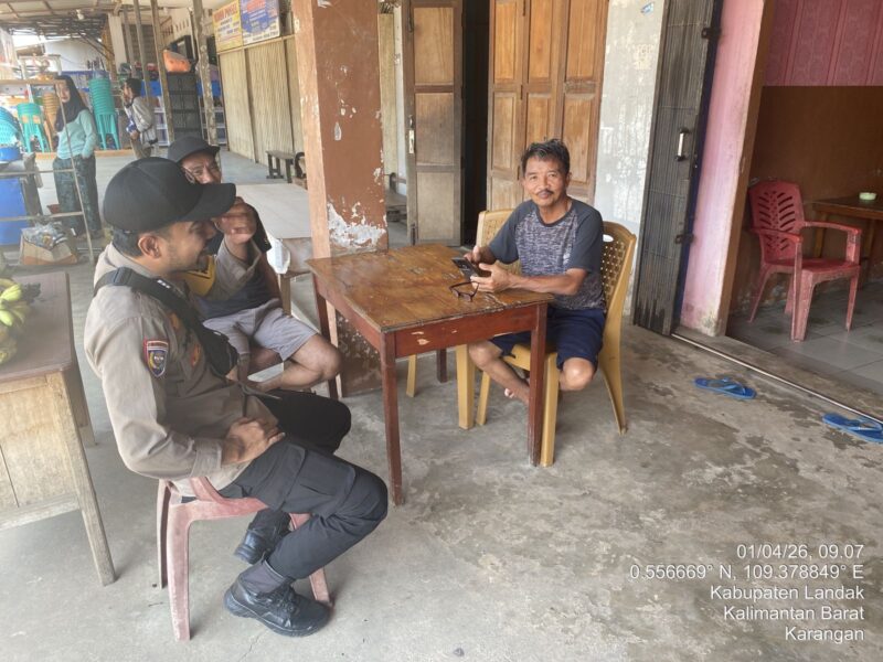 Bhabinkamtibmas Polsek Mempawah Hulu Gelar Patroli Sambang ke Permukiman dan Pertokoan