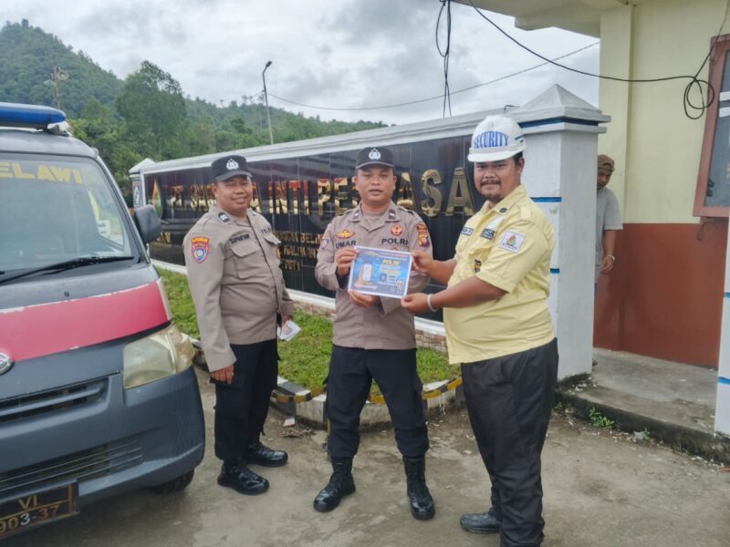 Sat Binmas Polres Melawi Sosialisasikan Call Center 110 kepada Masyarakat