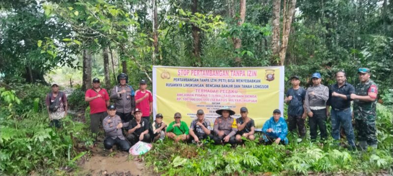 Bersama Forkopimcam, Babinsa Bunut Hulu Pasang Himbauan Stop Pertambangan Tanpa Izin di Wilayah Sungai Besar