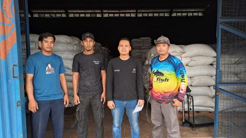 Polsek Ngabang Kirim 1,15 Ton Jagung Hasil Demplot ke Gudang Bulog Pontianak