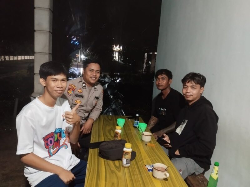 IPDA Bernadus Didy Kusnadi, S.H., M.H. Pimpin Patroli Malam Humanis, Polisi Jadi Sahabat Warga di Mandor