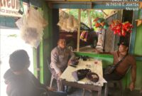 Polisi dengan Warga Lewat Patroli Dialogis di Warung