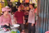 Polisi Sapa Warga di Pusat Perbelanjaan