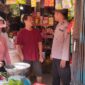 Polisi Sapa Warga di Pusat Perbelanjaan