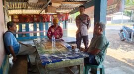 Polsek Mandor Sambangi Warga dan Beri Imbauan Kamtibmas Secara Humanis