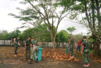 Korem 121/Abw Gelar Karya Bakti Bersihkan TMP Syuhada Pertiwi Sintang, Wujud Penghormatan kepada Pahlawan