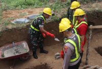 Memutus Isolasi di Garis Depan, Danrem 121/Abw Letakkan Batu Pertama Jembatan Garuda