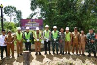 Kasdim 1204/Sanggau Mayor Arm Duloh Hadiri Groundbreaking Jembatan Garuda di Desa Nanga Mahap