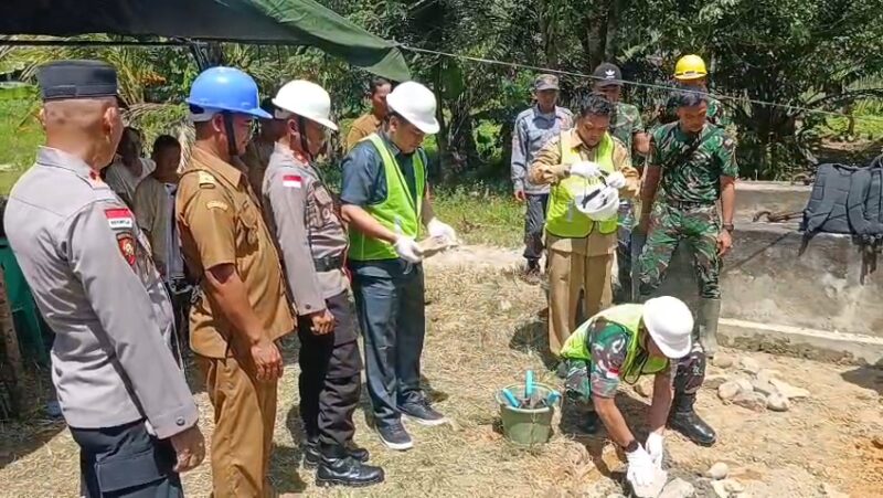 Letkol Inf Aprianda S.H., M.Sc Resmikan Pembangunan Jembatan Garuda di Kecamatan Teriak