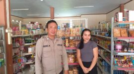 Polsek Kuala Behe Gelar Patroli Sambang ke Toko Sembako, Warga Diberi Imbauan