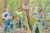 Kopda Desta dan Perangkat Desa Patroli Cek Batas Desa Banua Ujung dan Tamou