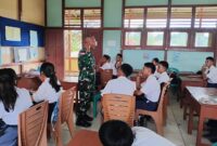 Siswa SMPN 01 Sui Antu Antusias Ikuti Sosialisasi Wawasan Kebangsaan dari Babinsa