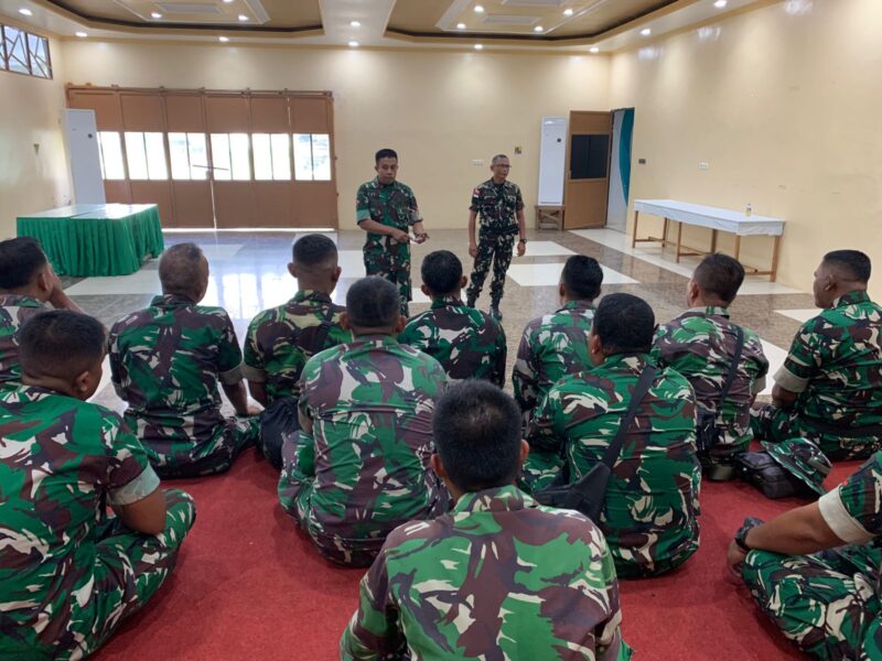 Kasdim 1206/Putussibau Mayor Inf Eriyadi Esnurdin Beri Arahan UKP Periode April 2026